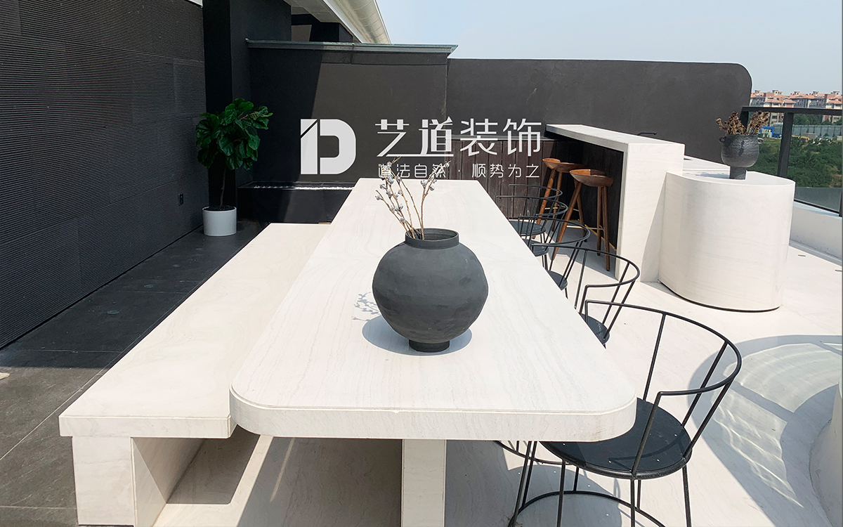 鴻寶營銷中(zhōng)心